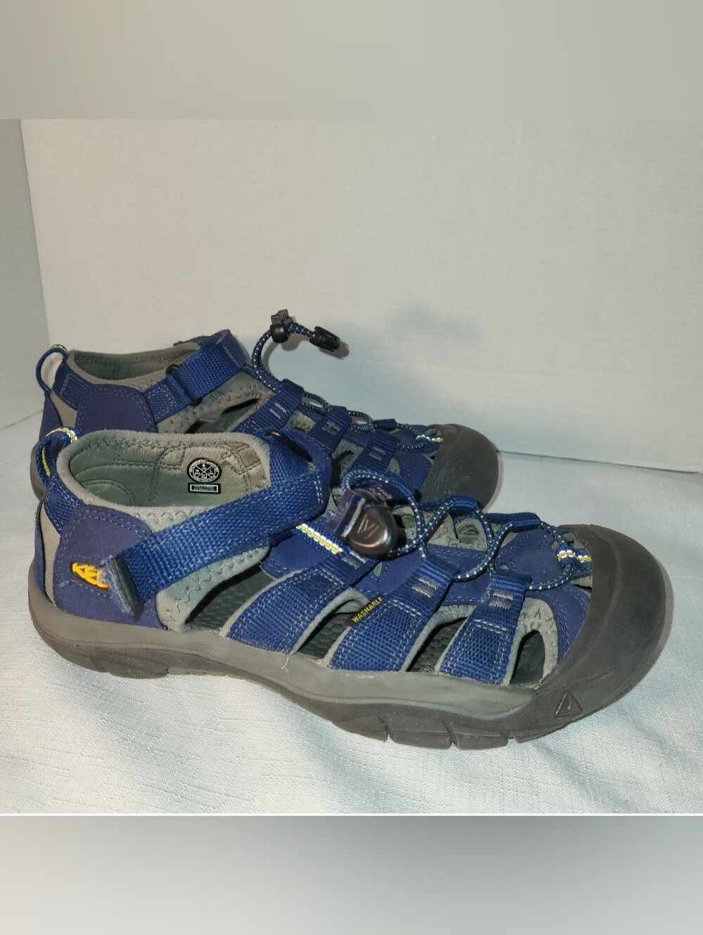KEEN Newport H2 Water Sandals Youth Sz 6 EU 38